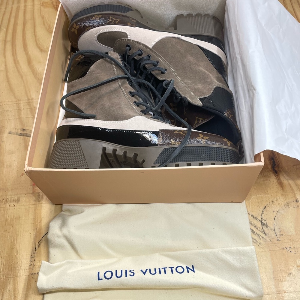 Louis Vuitton Laureate Platform Desert Boots Brown Monogram women’s size8